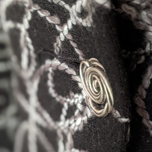 90s Vintage Wool-Blend Blazer - Picture 4 of 10